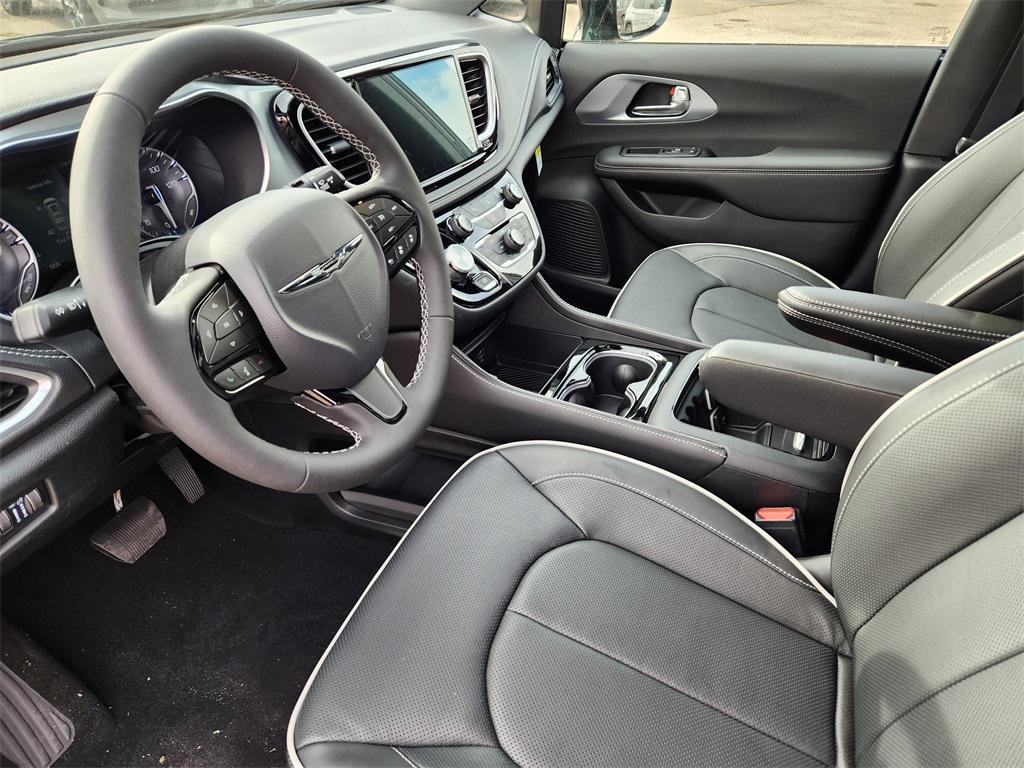 new 2026 Chrysler Pacifica car, priced at $53,822