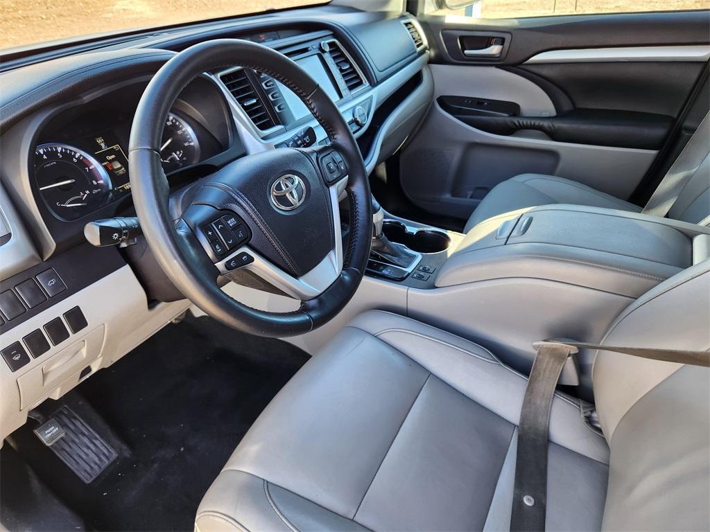 used 2015 Toyota Highlander car, priced at $16,782
