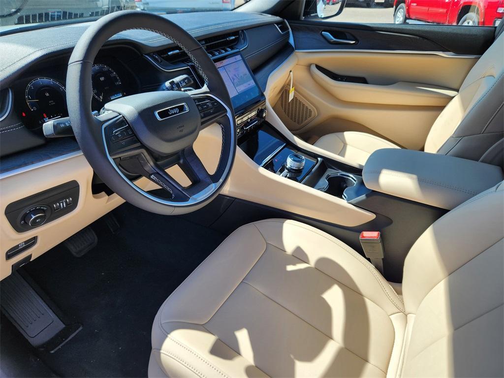 new 2025 Jeep Grand Cherokee car, priced at $42,480