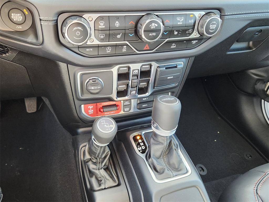 new 2025 Jeep Gladiator car, priced at $49,577