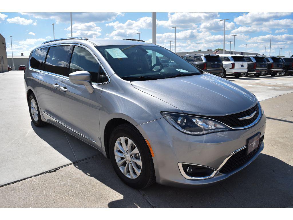 used 2019 Chrysler Pacifica car, priced at $17,880