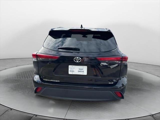 used 2022 Toyota Highlander car, priced at $32,987