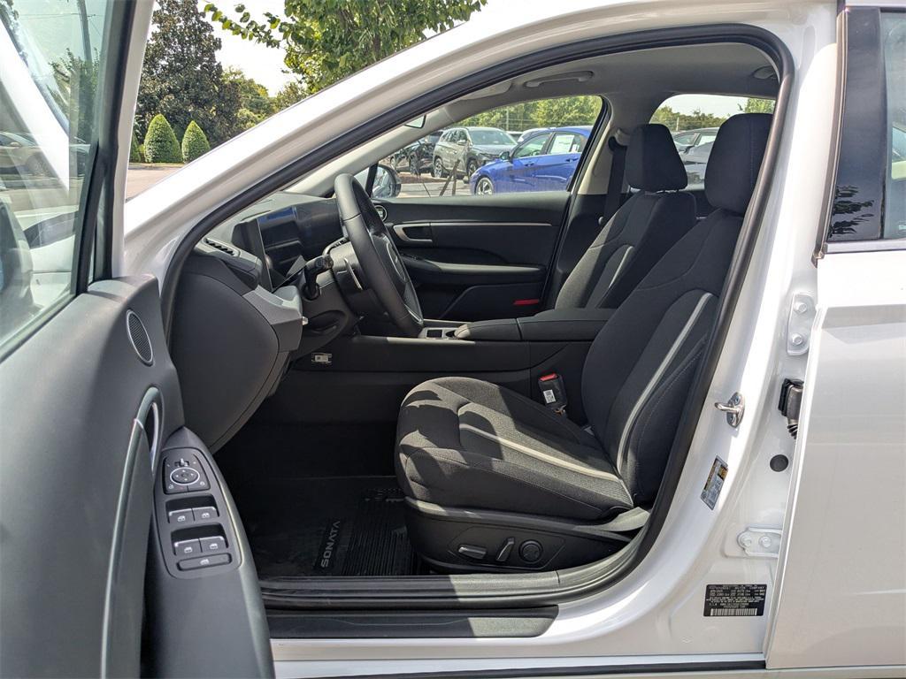 new 2025 Hyundai Sonata Hybrid car, priced at $29,911