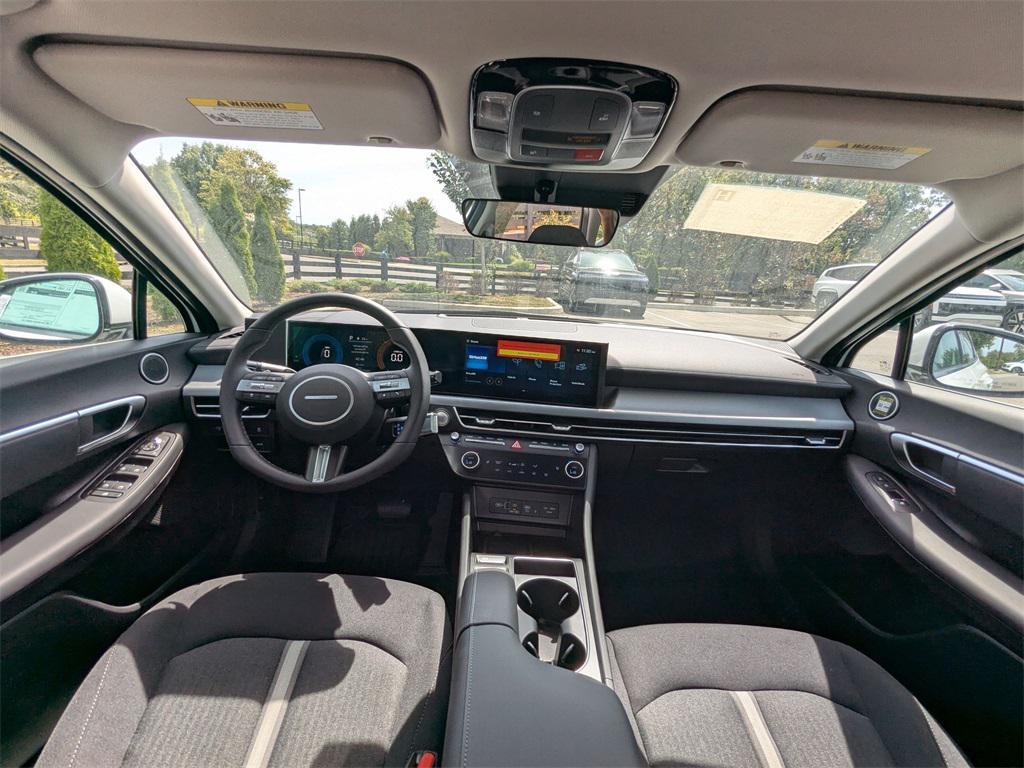 new 2025 Hyundai Sonata Hybrid car, priced at $29,911