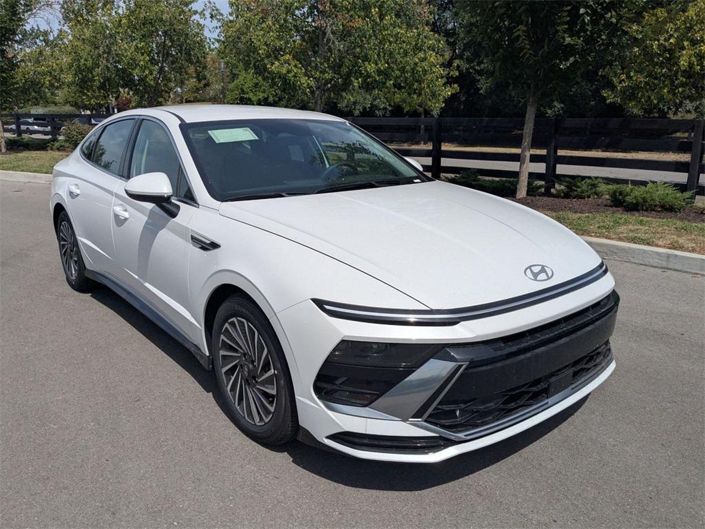 new 2025 Hyundai Sonata Hybrid car, priced at $29,911