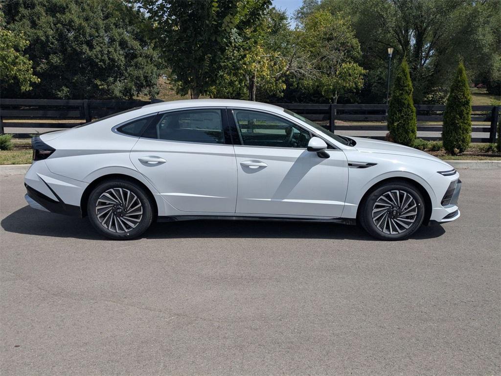 new 2025 Hyundai Sonata Hybrid car, priced at $29,911