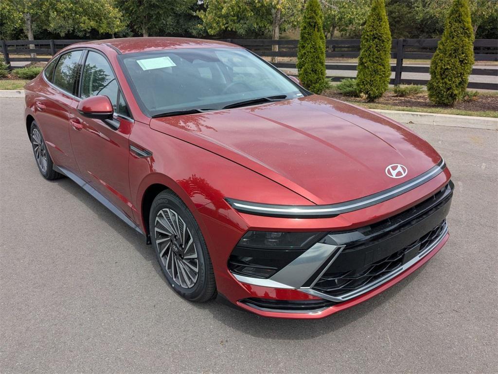 new 2025 Hyundai Sonata Hybrid car, priced at $28,370