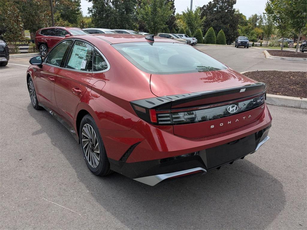 new 2025 Hyundai Sonata Hybrid car, priced at $28,370