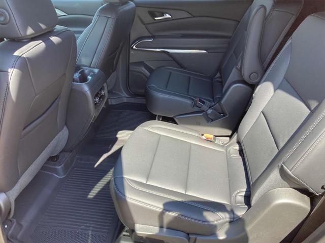 new 2025 Chevrolet Traverse car, priced at $44,555