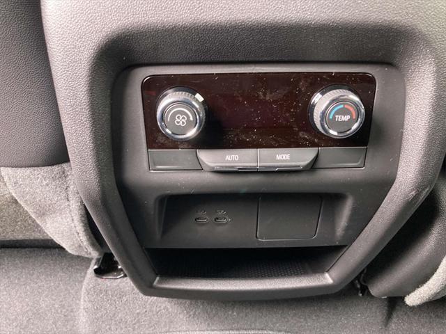 new 2025 Chevrolet Traverse car, priced at $43,195