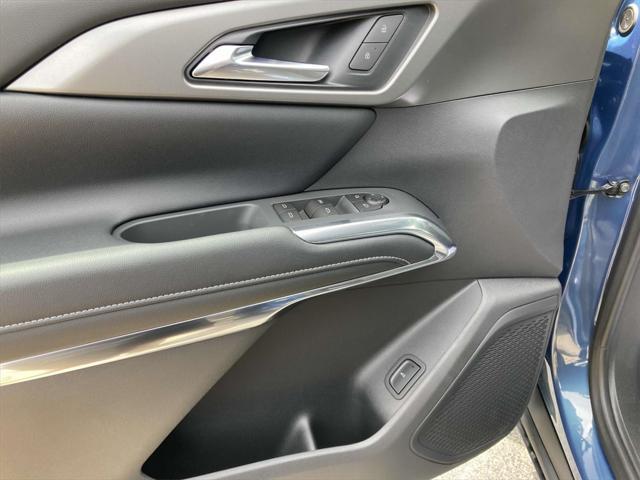 new 2025 Chevrolet Traverse car, priced at $43,195