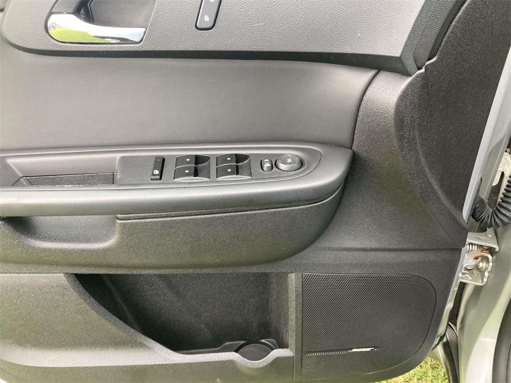 used 2012 Chevrolet Traverse car, priced at $6,988