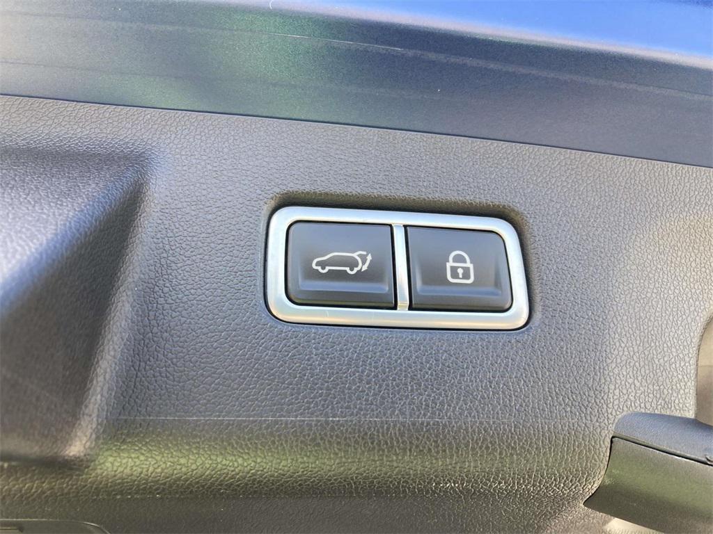 used 2022 Kia Sorento car, priced at $29,411