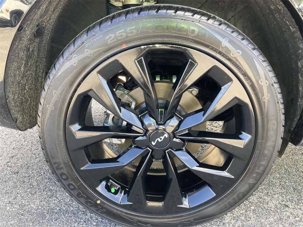used 2022 Kia Sorento car, priced at $29,411