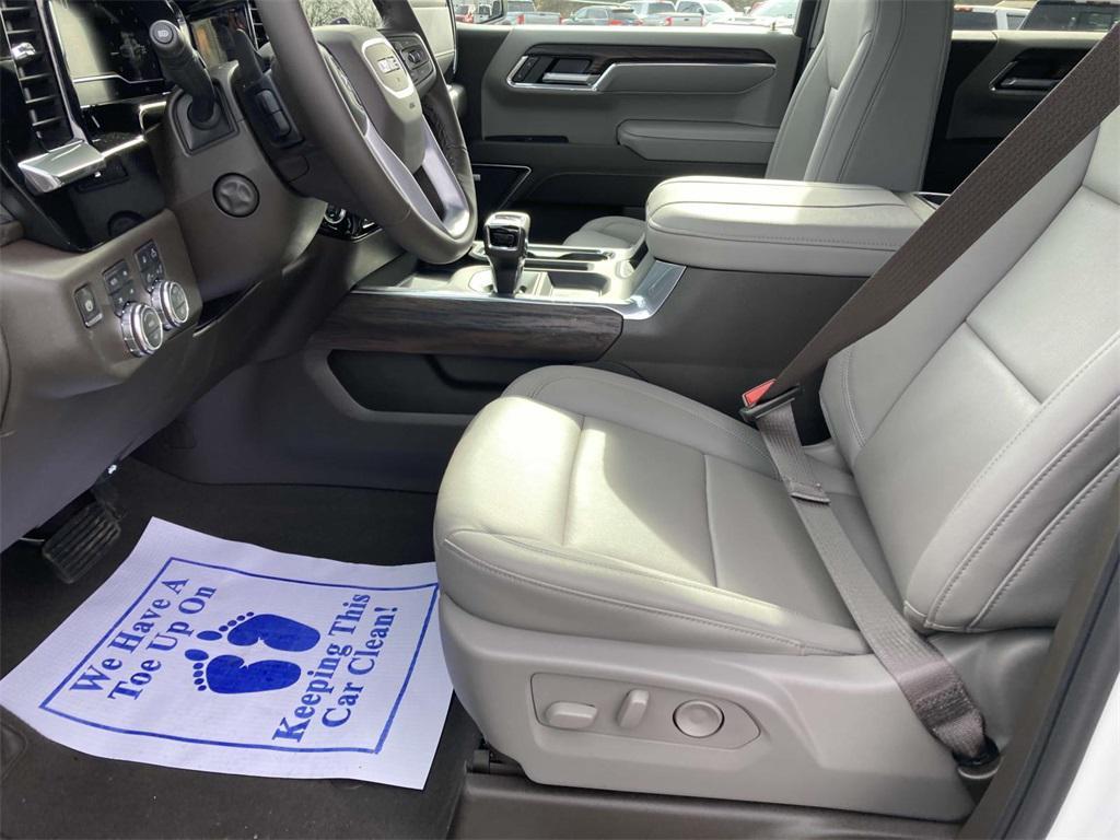 new 2025 GMC Sierra 1500 car, priced at $61,170