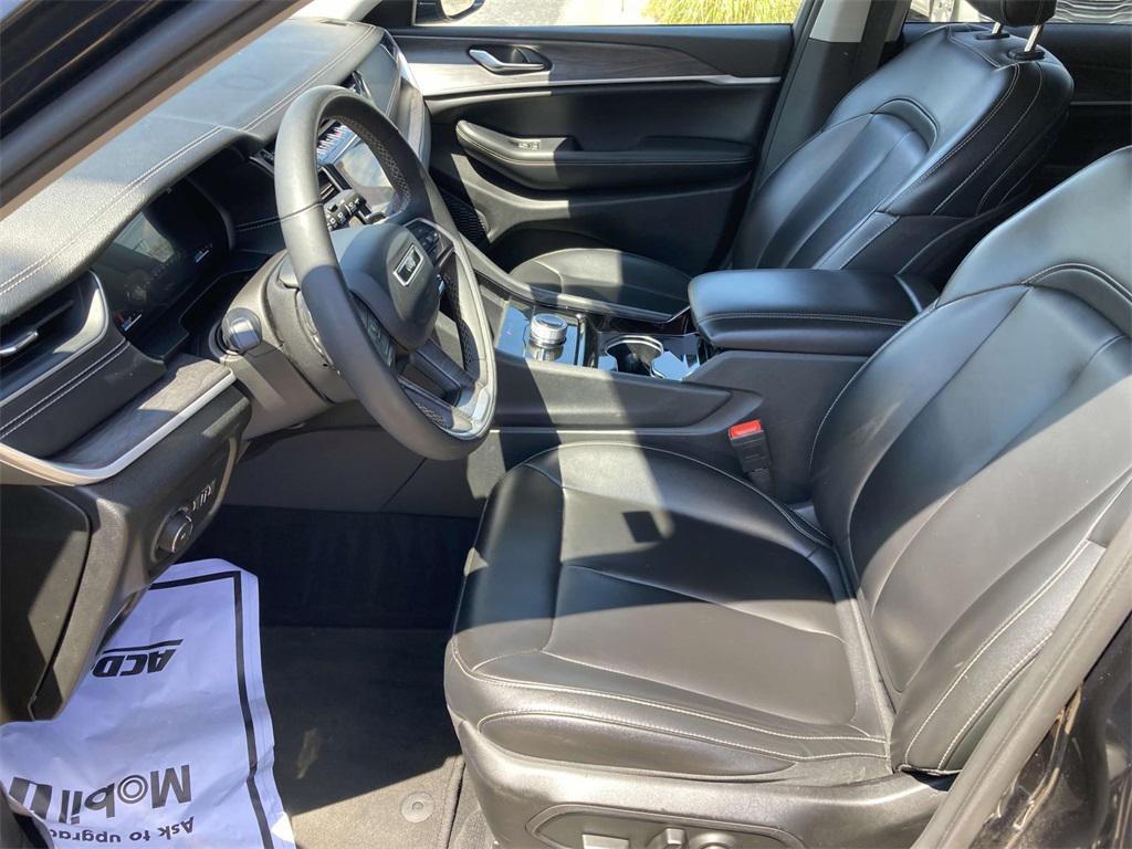 used 2023 Jeep Grand Cherokee car, priced at $28,986
