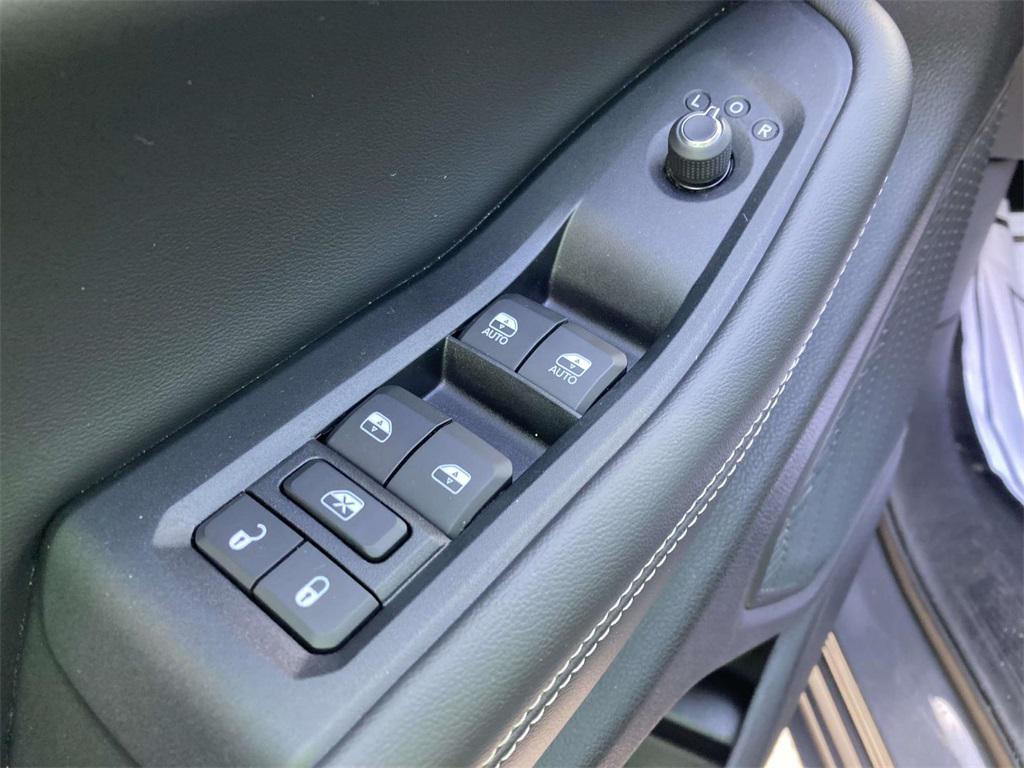 used 2023 Jeep Grand Cherokee car, priced at $27,211