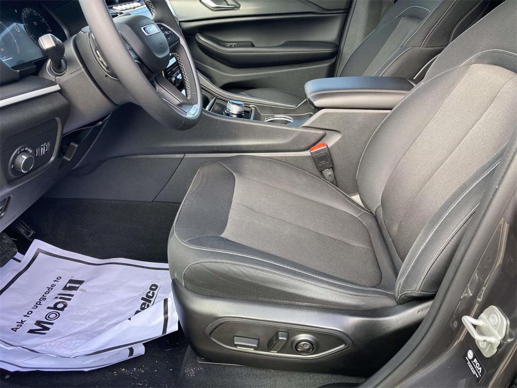 used 2023 Jeep Grand Cherokee car, priced at $27,211