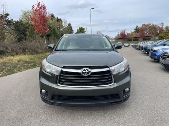 used 2015 Toyota Highlander car, priced at $16,768
