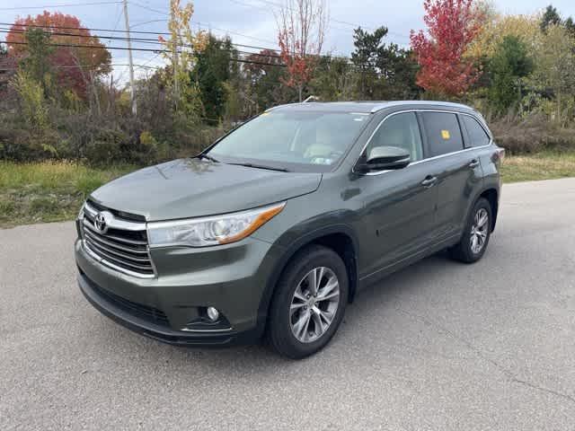 used 2015 Toyota Highlander car, priced at $16,768