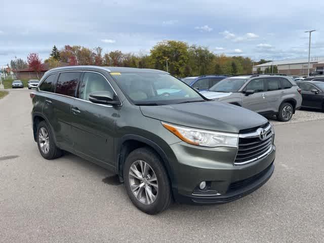 used 2015 Toyota Highlander car, priced at $16,768