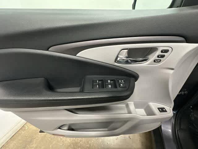 used 2022 Honda Pilot car, priced at $29,875