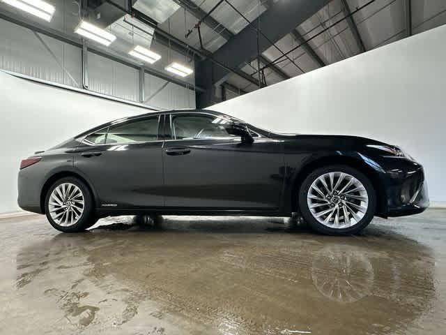 used 2019 Lexus ES 300h car, priced at $25,526