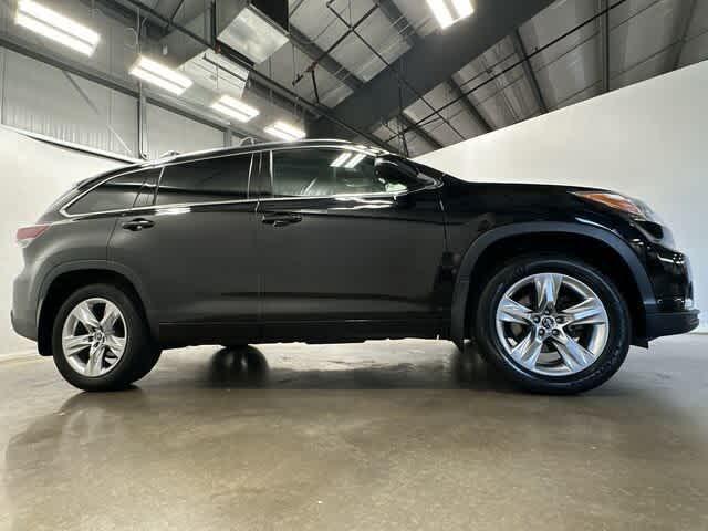 used 2016 Toyota Highlander car, priced at $19,297