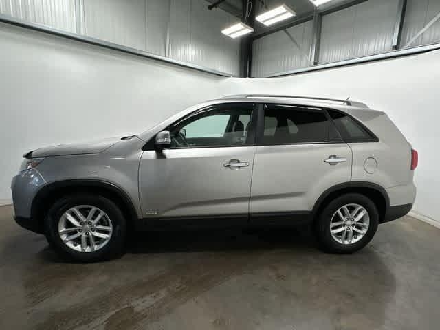 used 2015 Kia Sorento car, priced at $9,744