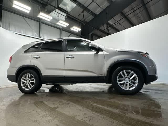 used 2015 Kia Sorento car, priced at $9,744