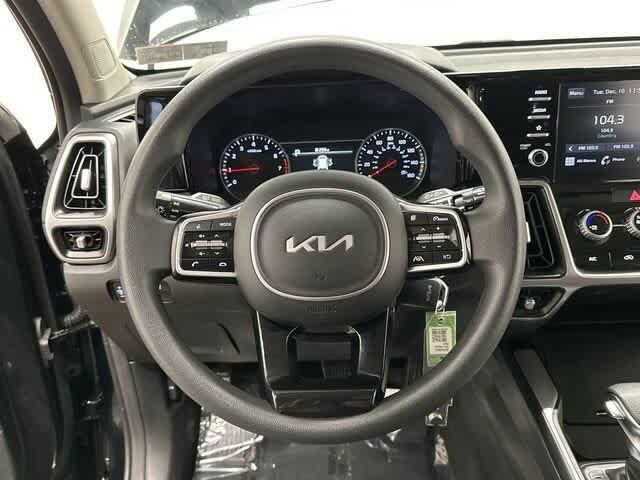 used 2022 Kia Sorento car, priced at $21,889