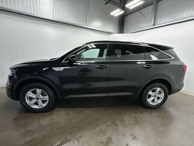 used 2022 Kia Sorento car, priced at $21,889