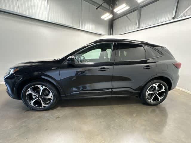 used 2023 Ford Escape car, priced at $30,312