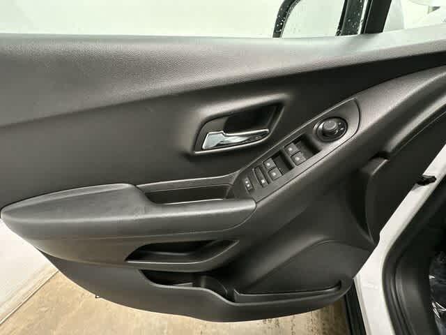 used 2022 Chevrolet Trax car, priced at $17,900