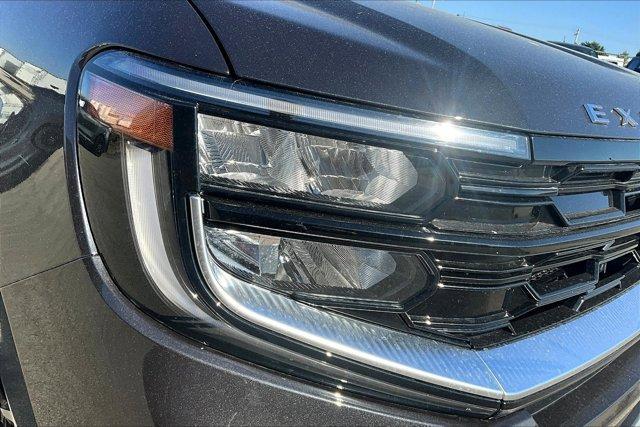 new 2025 Ford Expedition car, priced at $89,700