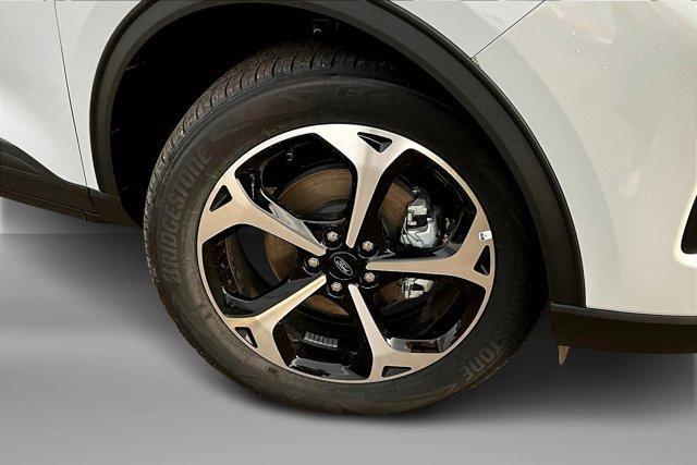 new 2025 Ford Explorer car, priced at $62,555