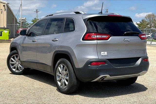 used 2018 Jeep Cherokee car, priced at $17,797