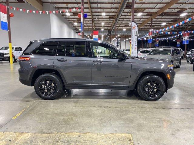 new 2025 Jeep Grand Cherokee car, priced at $41,995