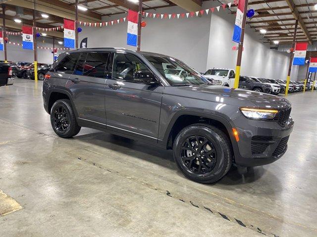 new 2025 Jeep Grand Cherokee car, priced at $41,995