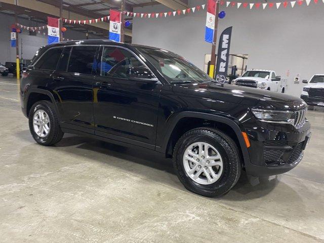 new 2025 Jeep Grand Cherokee car, priced at $38,995