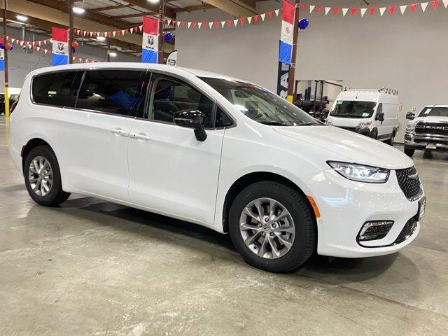 new 2024 Chrysler Pacifica car, priced at $42,995