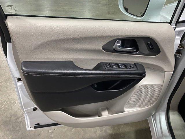 used 2022 Chrysler Pacifica Hybrid car, priced at $25,699