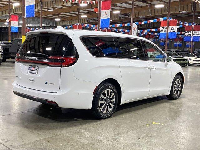 used 2022 Chrysler Pacifica Hybrid car, priced at $25,699