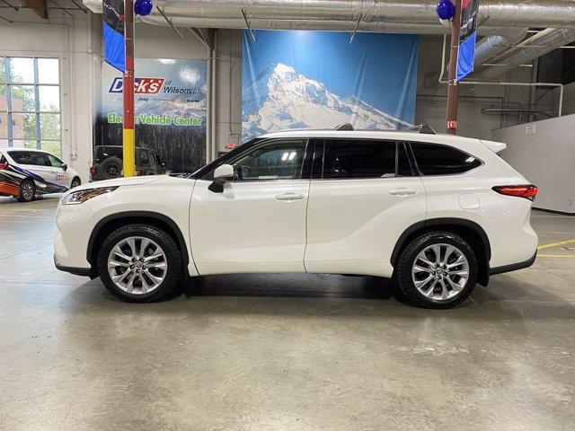 used 2020 Toyota Highlander car, priced at $29,798