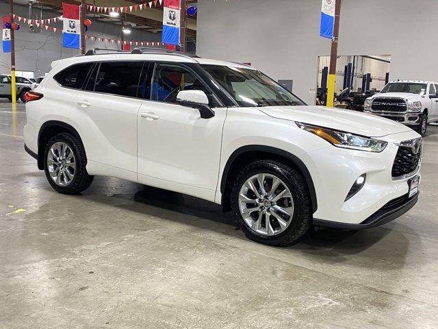 used 2020 Toyota Highlander car, priced at $29,798