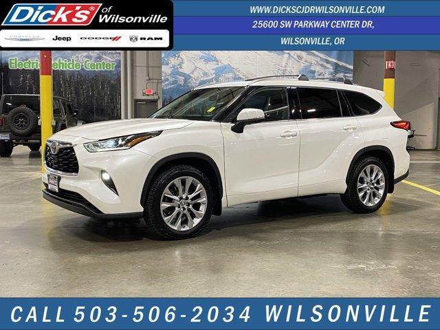 used 2020 Toyota Highlander car, priced at $29,798