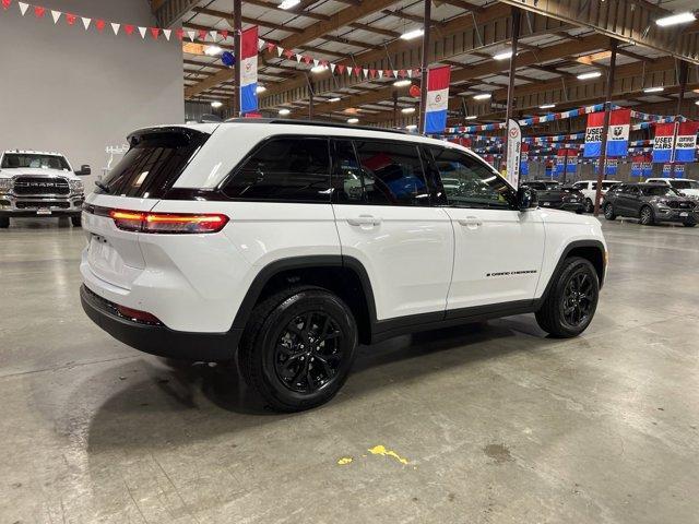 new 2025 Jeep Grand Cherokee car, priced at $39,995