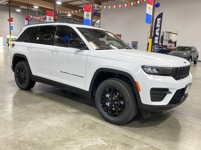 new 2024 Jeep Grand Cherokee car, priced at $39,999