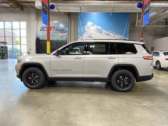 new 2024 Jeep Grand Cherokee L car, priced at $41,995