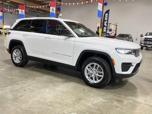 new 2024 Jeep Grand Cherokee car, priced at $37,995